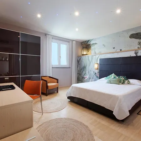 Santa Maria - Luxury Sea View Hotel
